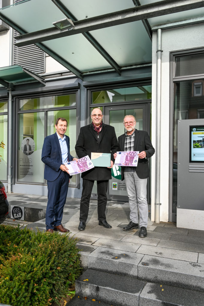 Die Kreisbaugenossenschaft Kirchheim-Plochingen eG fördert im Rahmen einer langjährigen Partnerschaft und anlässlich ihres 100-jährigen Jubiläums die Arbeit des DRK-Kreisverbundes Nürtingen-Kirchheim/Teck mit 1.000 Euro.